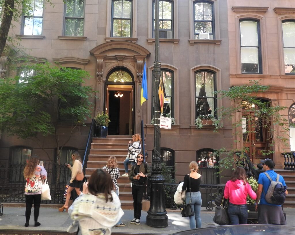 Carrie Bradshaw's Apartment (Sex and the City) — Sex and the City filming location in New York City