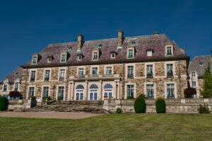 Aldrich Mansion — Meet Joe Black filming location in Warwick
