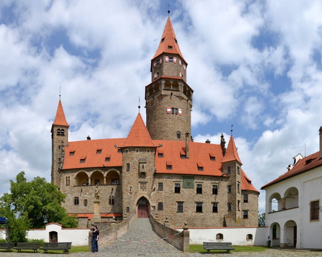 Bouzov Castle (hrad Bouzov) — Fantaghirò filming location in Bouzov