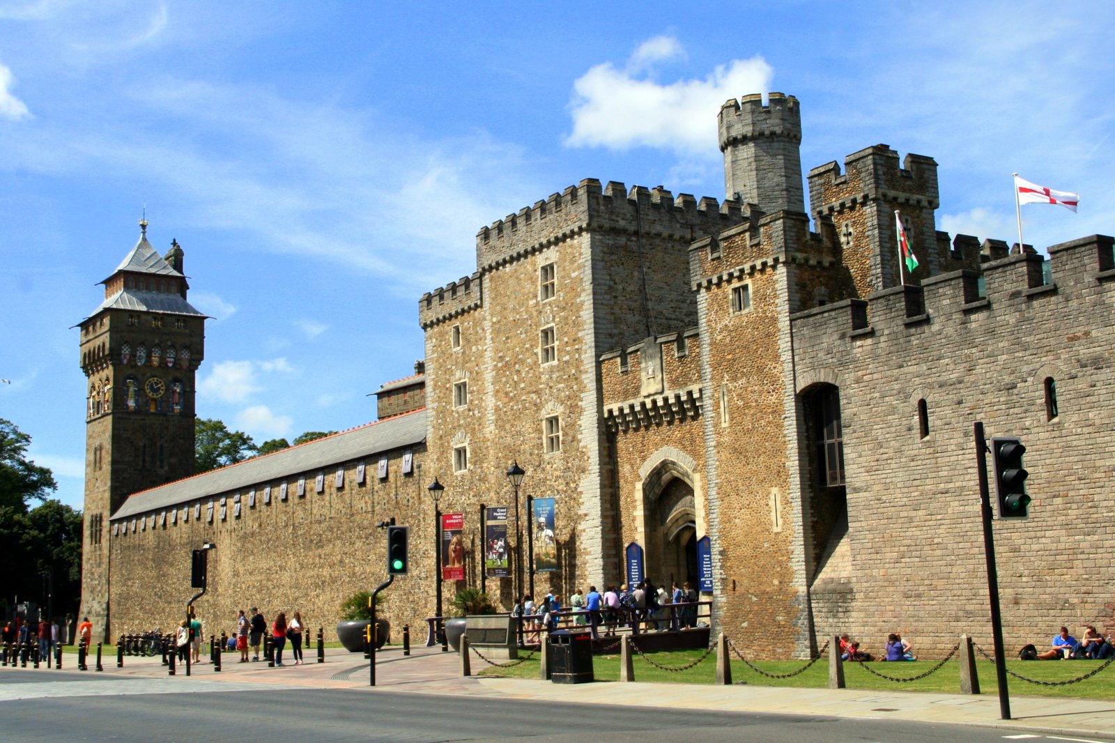 Cardiff Castle (Castell Caerdydd)
