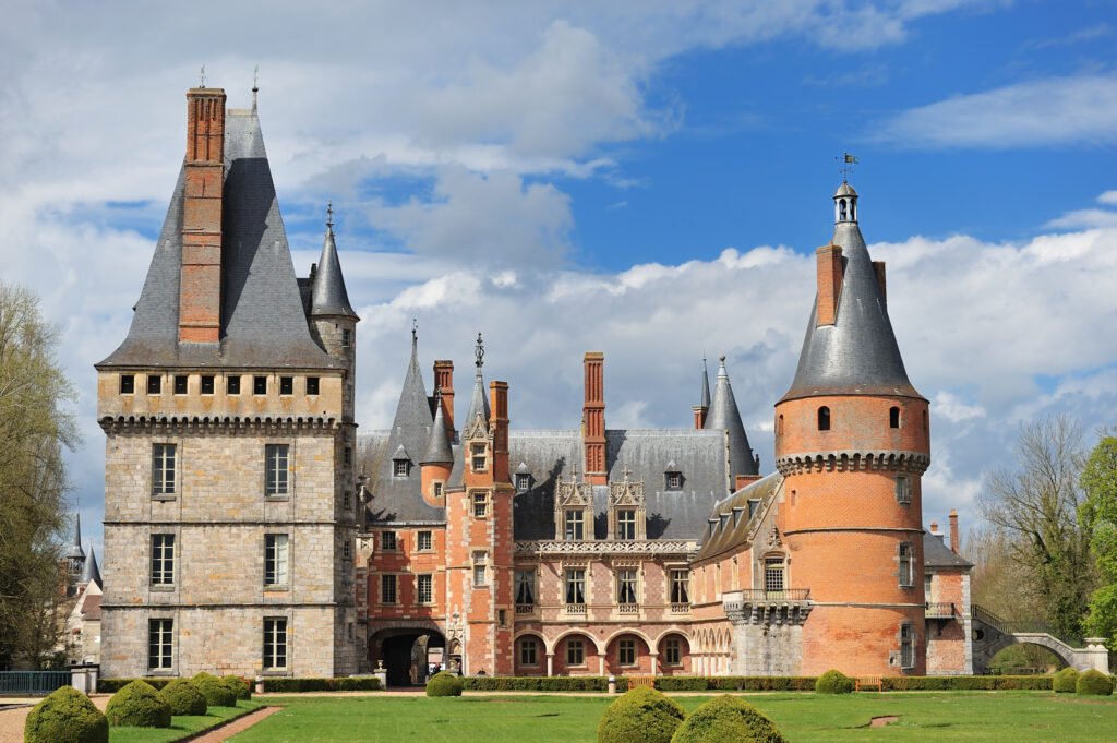 Château de Maintenon — Le Professionnel (The Professional) filming location in Maintenon
