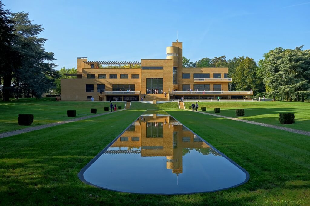 Villa Cavrois — L'Amant double filming location in Croix
