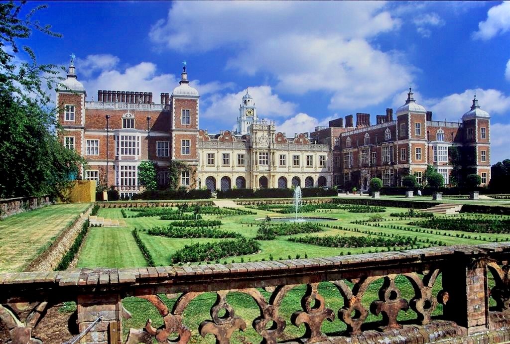 Hatfield House — Shakespeare in Love filming location in Hatfield