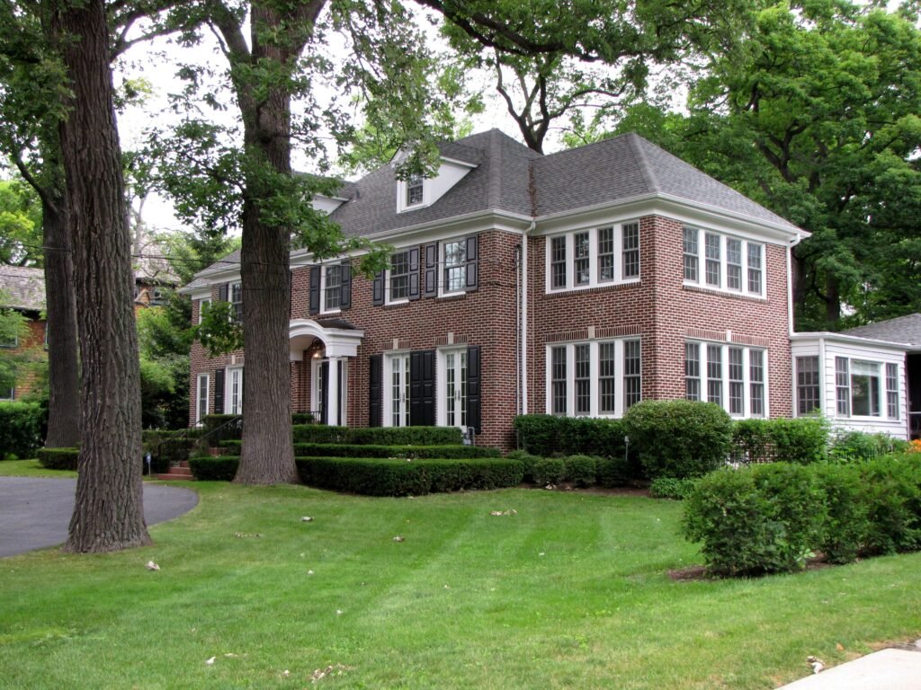 Home Alone House — Home Alone filming location in Winnetka