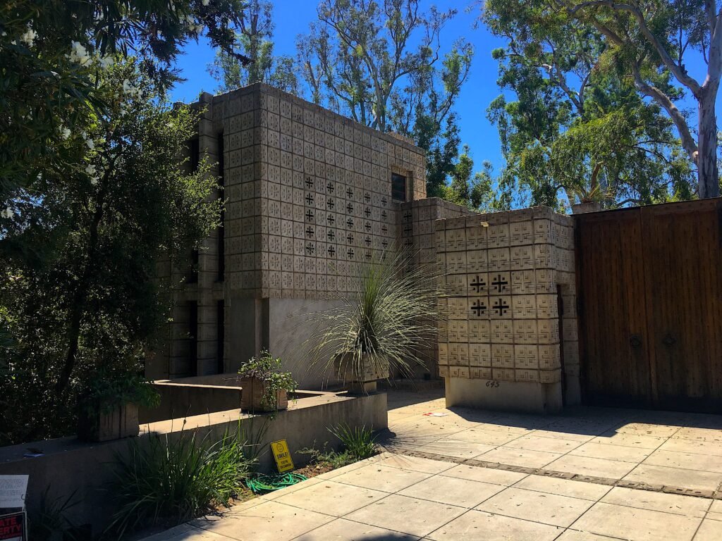 Millard House (La Miniatura) — Star Trek: Deep Space Nine ("Blood Oath") filming location in Pasadena