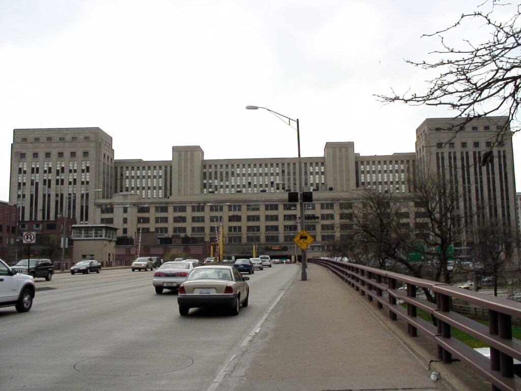 Old Chicago Main Post Office — The Dark Knight filming location in Chicago