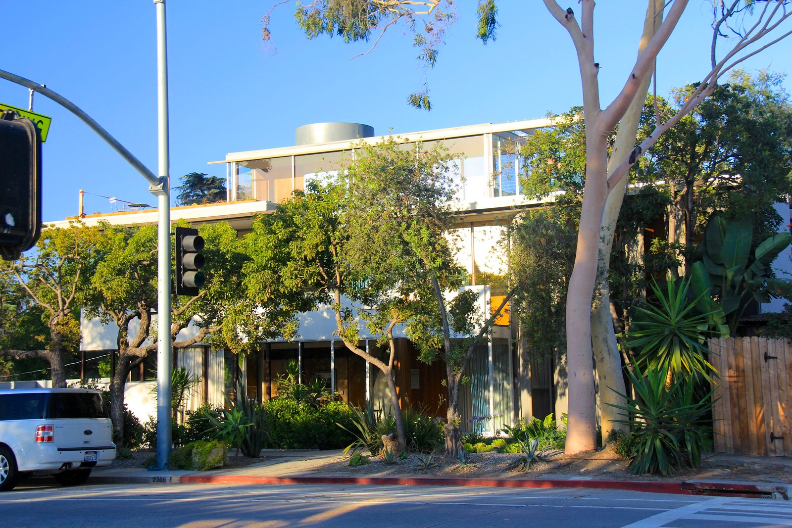 Neutra VDL Studio and Residences