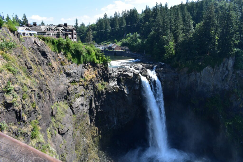 Salish Lodge (Great Northern Hotel, Twin Peaks) — Twin Peaks filming location in Snoqualmie
