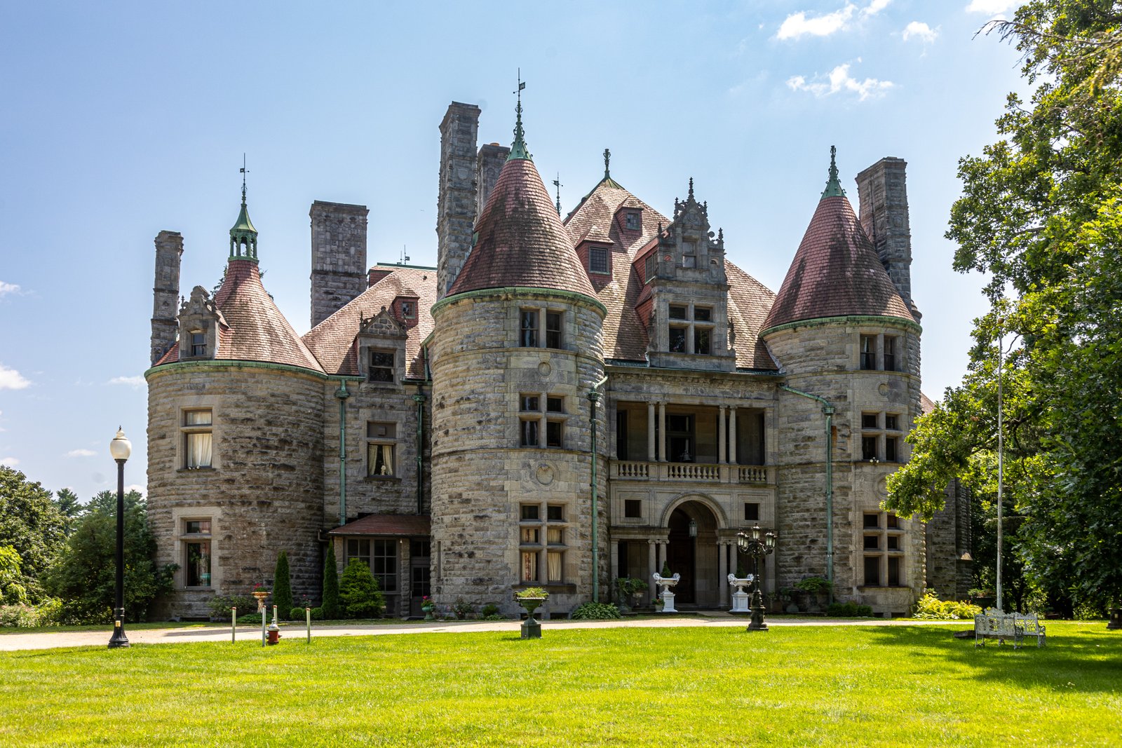 Searles Castle (Great Barrington)