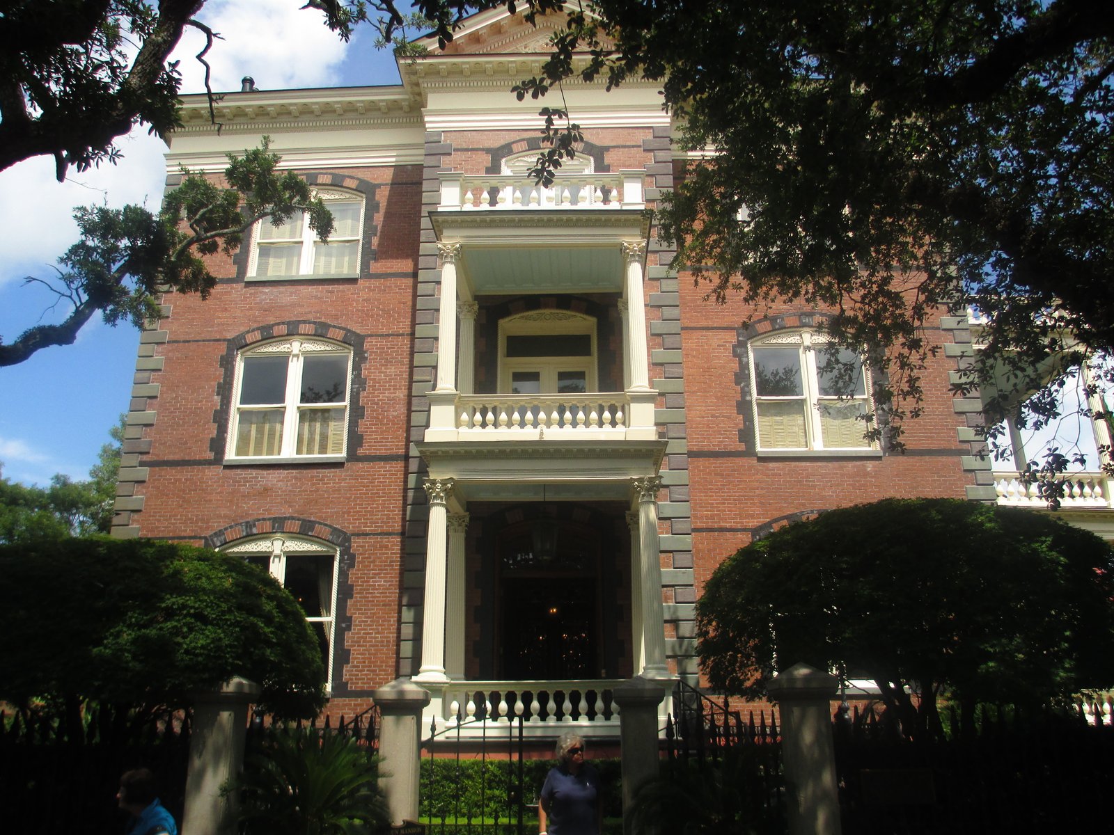 Calhoun Mansion