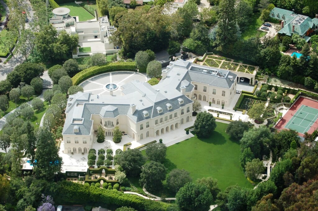 The Manor (Spelling Manor) — Selling Spelling Manor filming location in Los Angeles