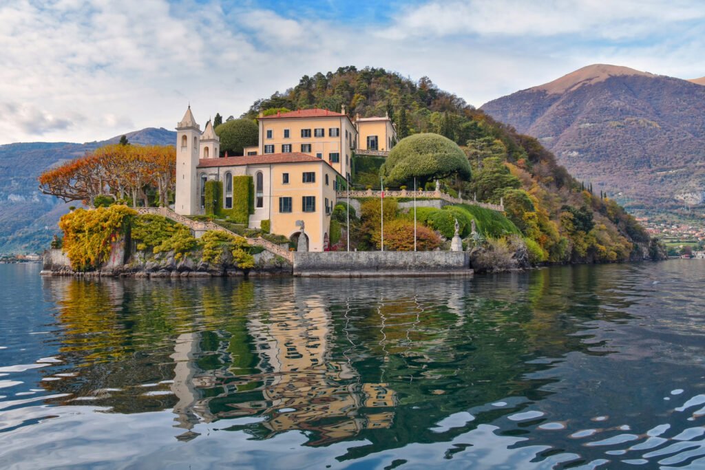 Villa del Balbianello — Star Wars: Episode II – Attack of the Clones filming location in Lenno (Tremezzina)